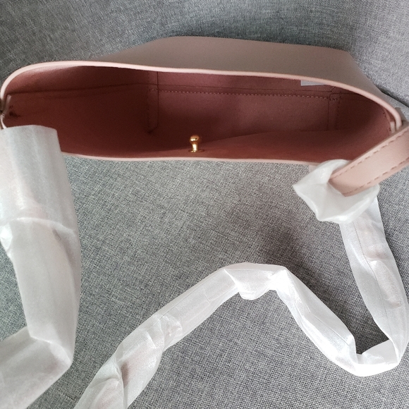 NWT Samara Shoulder Bag in colour Peony - Picture 4 of 7